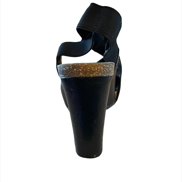 BCBG Sandals (8.5M) - Picture 3 of 6